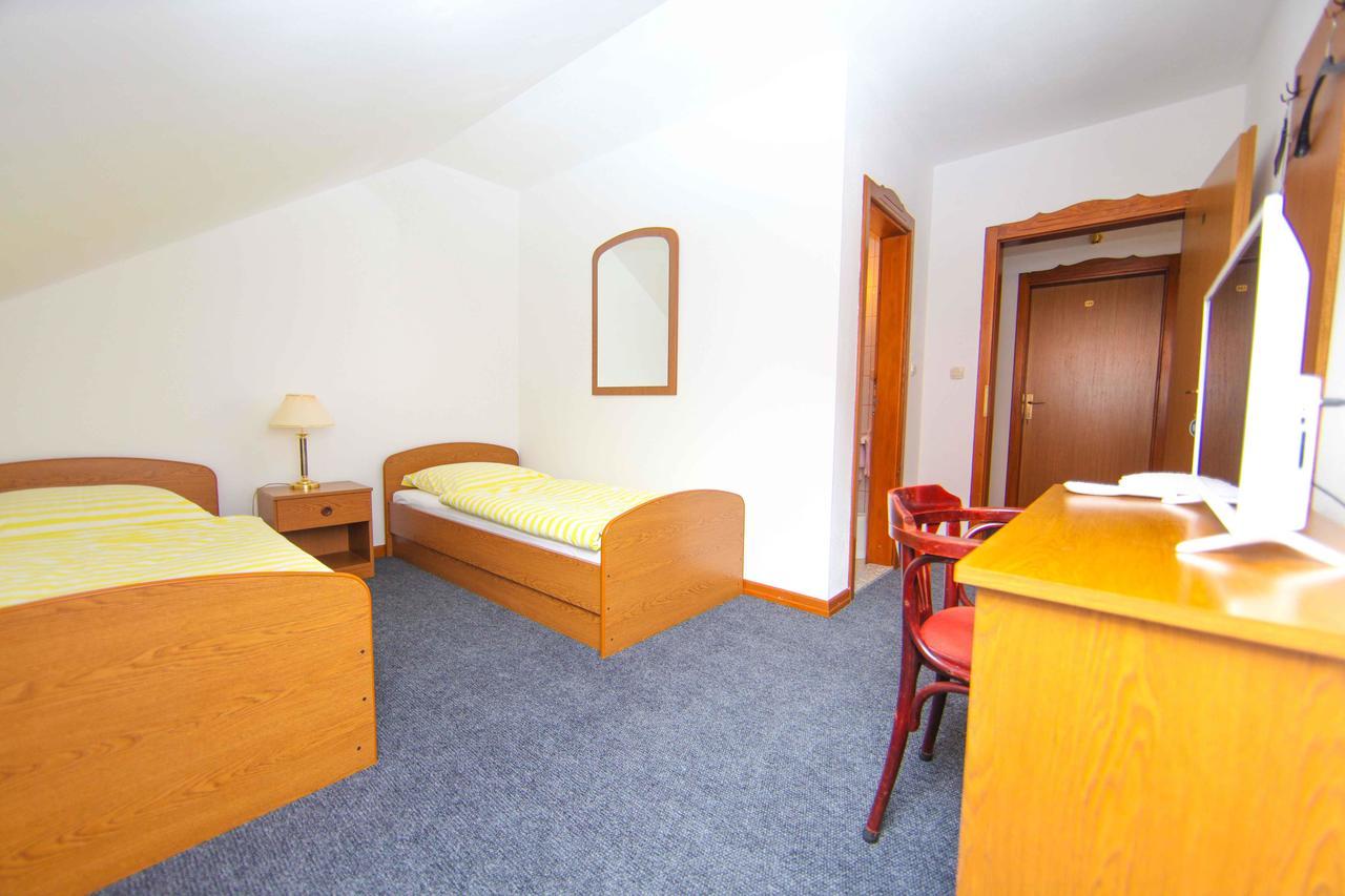 Hard Rock Rooms For Two Ливно Экстерьер фото